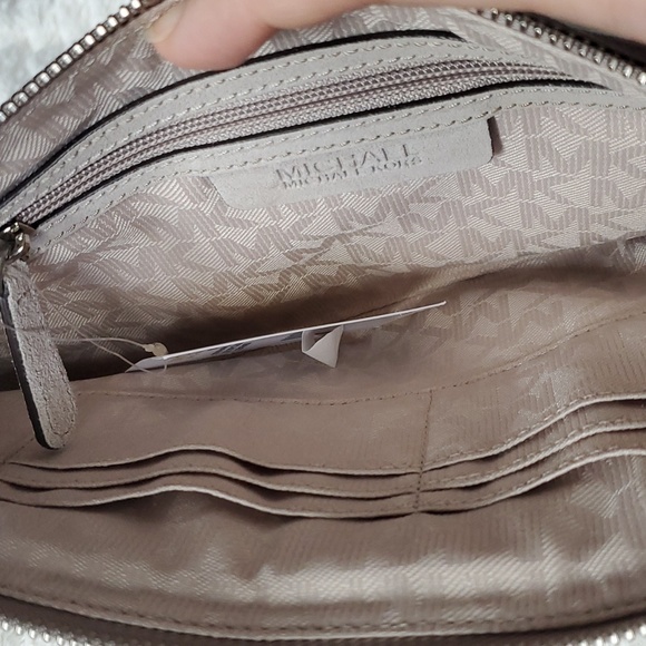 Michael Kors Billy XL Zip Clutch Suede Leather Cement - Picture 4 of 6